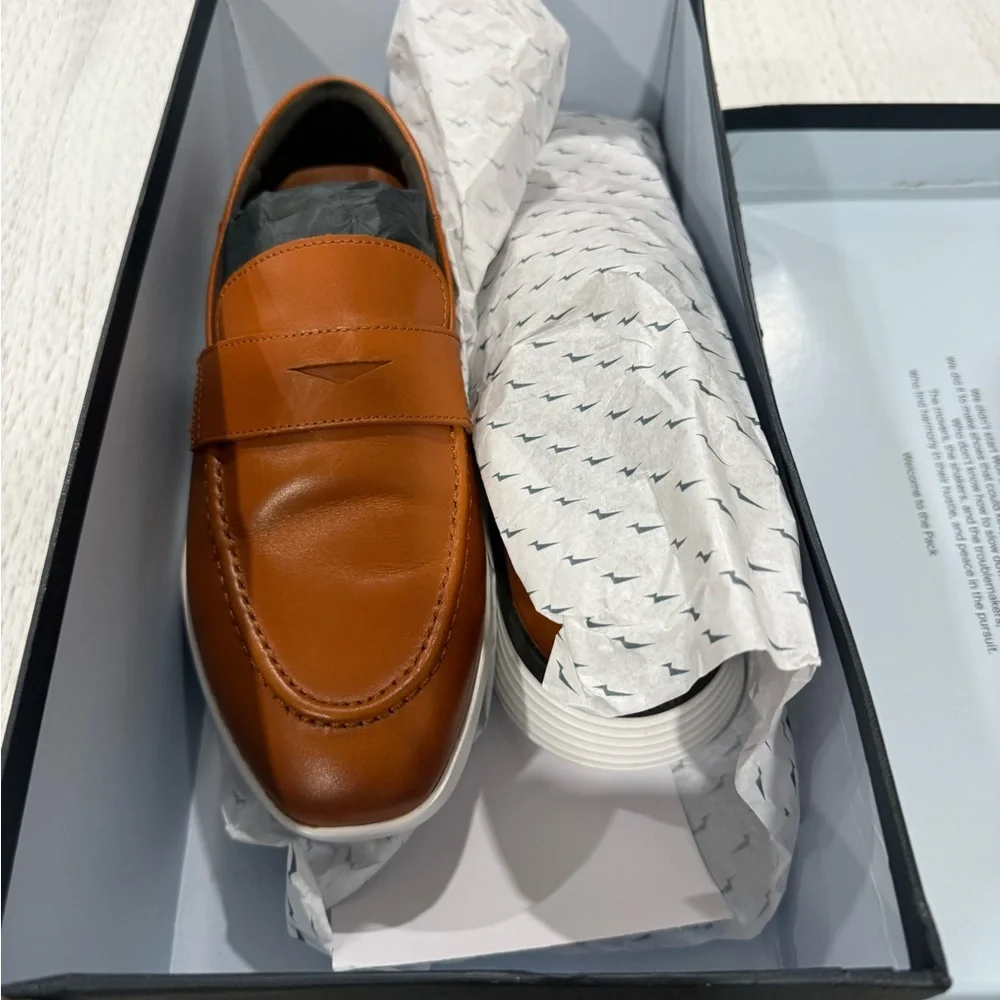 Wolf & Shephers Men’s Crossover Loafer